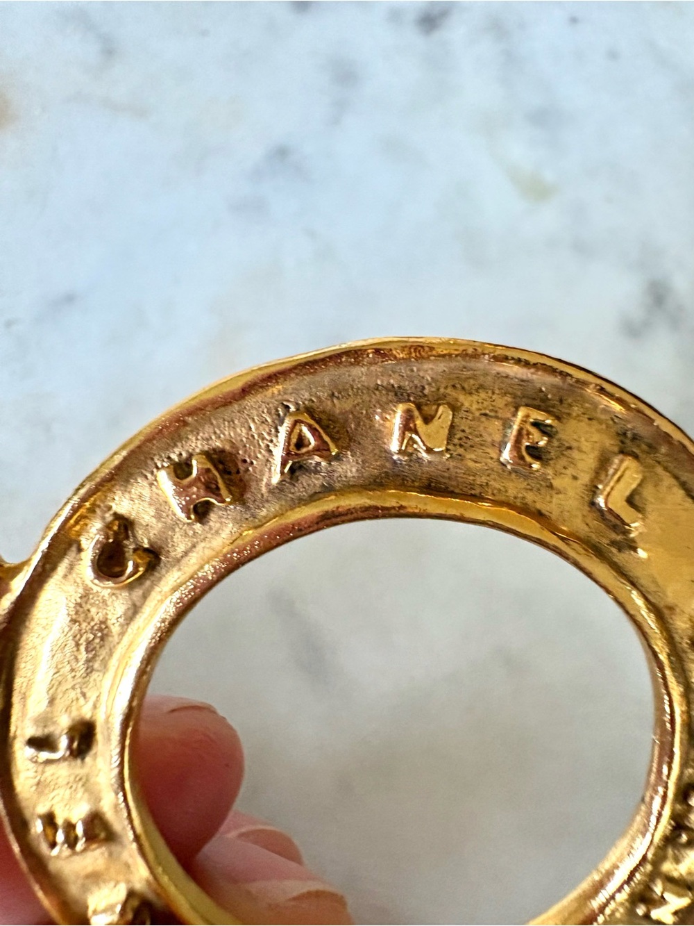 Authentic Vintage Chanel 1980s Gold Tone Pendant Authenticated - Picture 4 of 16